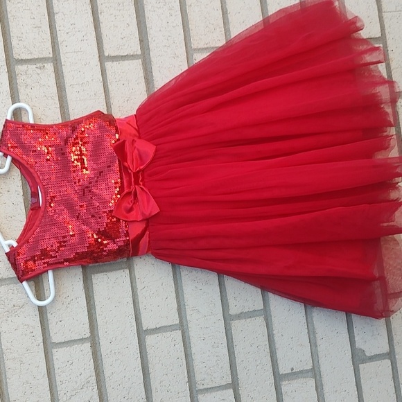 Red dress/Popatu - Picture 7 of 12